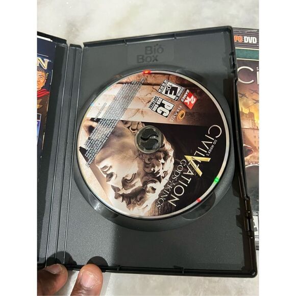 SID MEIER'S CIVILIZATION V 5 PC with 2 expansion packs. See description - Picture 2 of 9